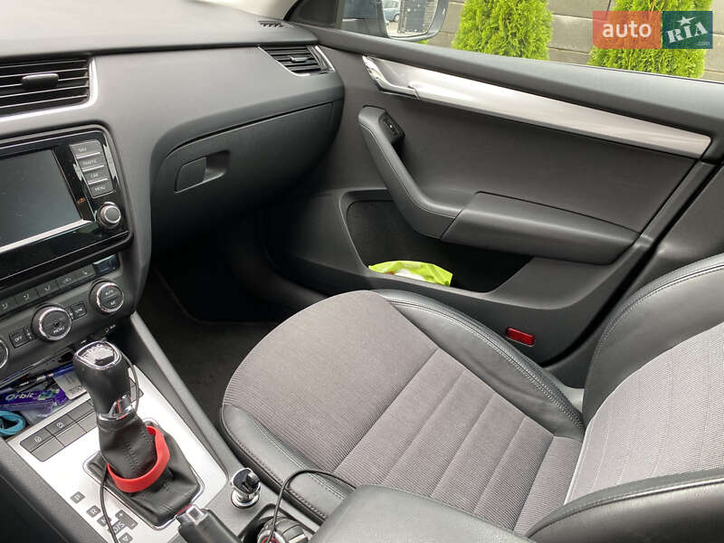 Универсал Skoda Octavia 2015 в Ровно