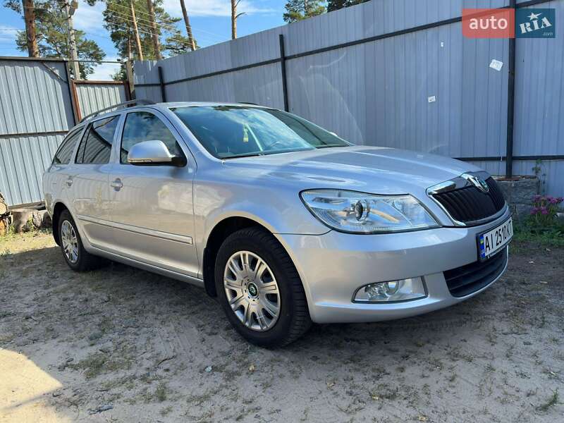 Универсал Skoda Octavia 2011 в Ирпене