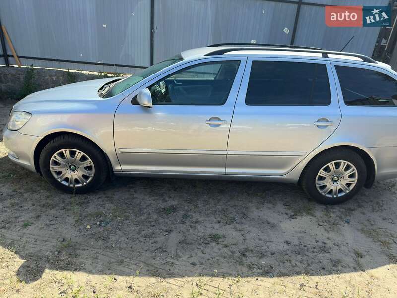 Универсал Skoda Octavia 2011 в Ирпене