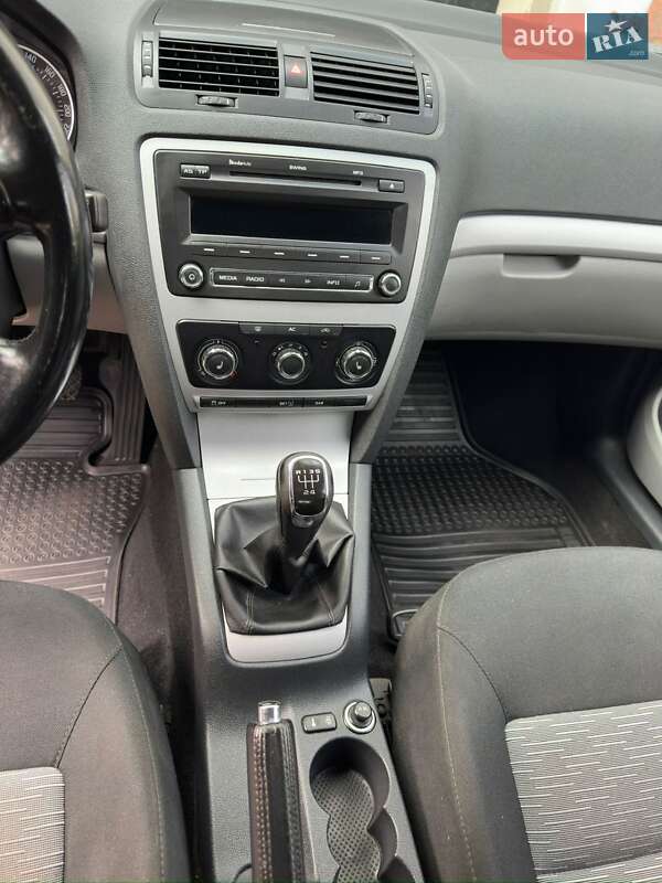 Универсал Skoda Octavia 2011 в Ирпене