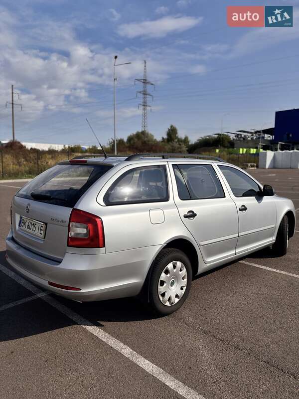 Универсал Skoda Octavia 2010 в Ровно
