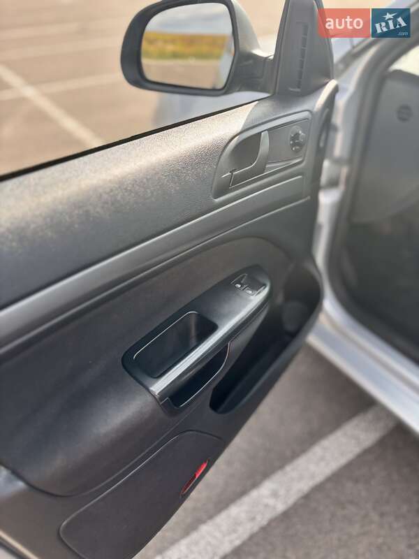 Универсал Skoda Octavia 2010 в Ровно
