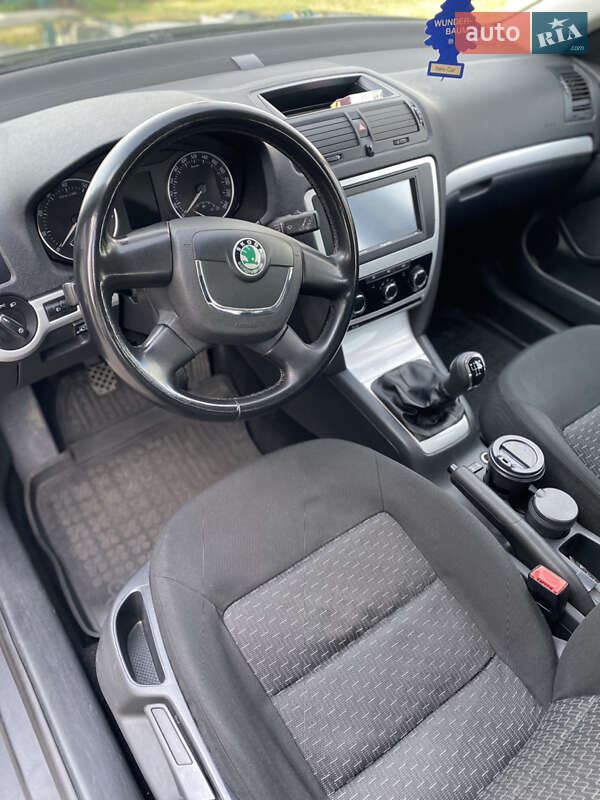 Лифтбек Skoda Octavia 2010 в Луцке