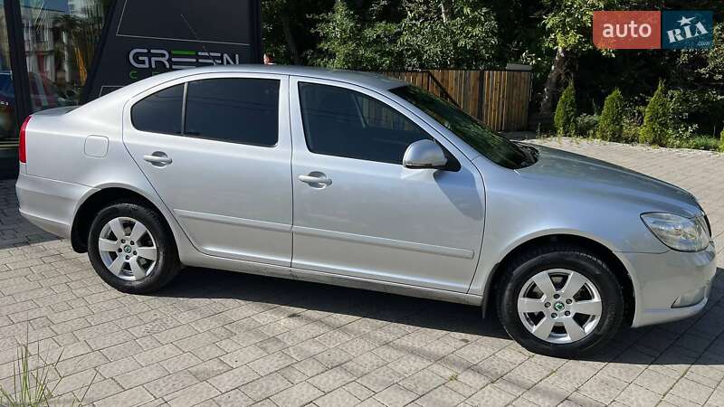 Лифтбек Skoda Octavia 2010 в Львове