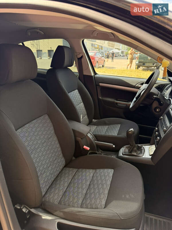 Універсал Skoda Octavia 2012 в Сумах