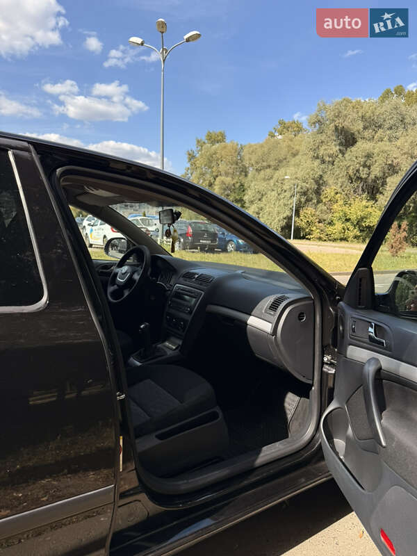 Універсал Skoda Octavia 2012 в Сумах