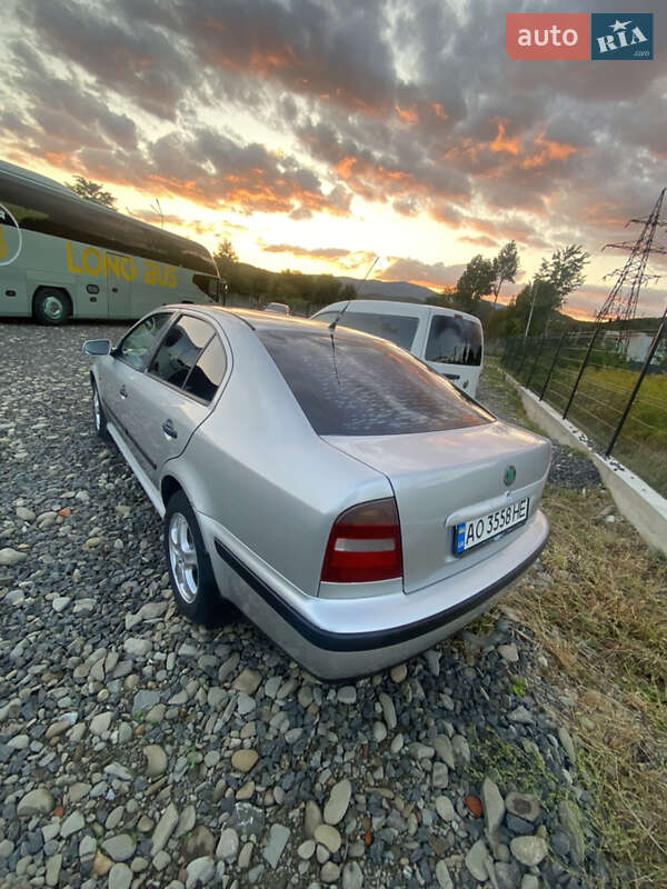 Ліфтбек Skoda Octavia 1997 в Іршаві