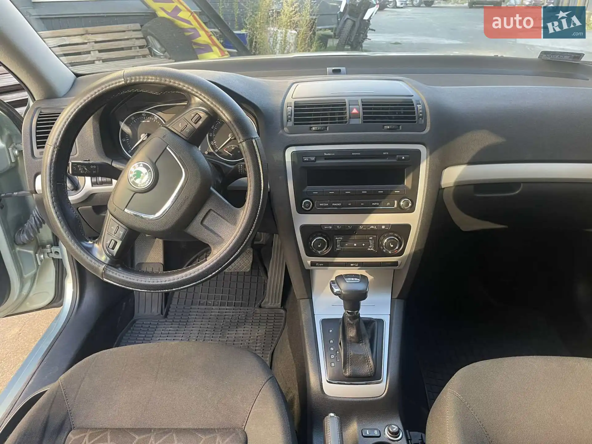 2011 Skoda Octavia - мініатюра 12