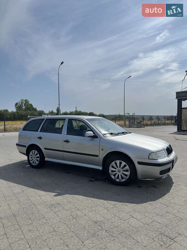 Универсал Skoda Octavia 1999 в Львове