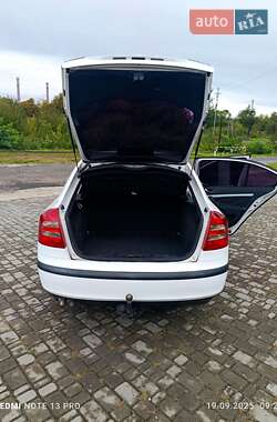 Лифтбек Skoda Octavia 2004 в 