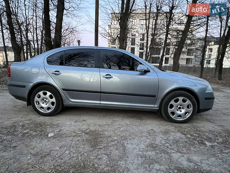 Лифтбек Skoda Octavia 2006 в Чорткове