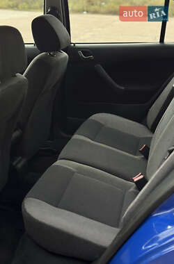 Лифтбек Skoda Octavia 2004 в 