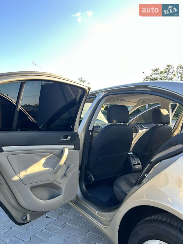 Лифтбек Skoda Octavia 2004 в Новоднестровске фото 23 Лифтбек Skoda Octavia 2004 в Новоднестровске