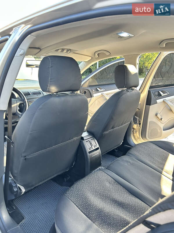 Лифтбек Skoda Octavia 2004 в Новоднестровске фото 21 Лифтбек Skoda Octavia 2004 в Новоднестровске