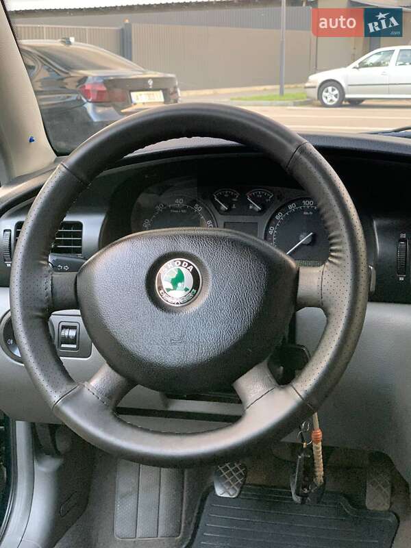 Лифтбек Skoda Octavia 2002 в Ивано-Франковске