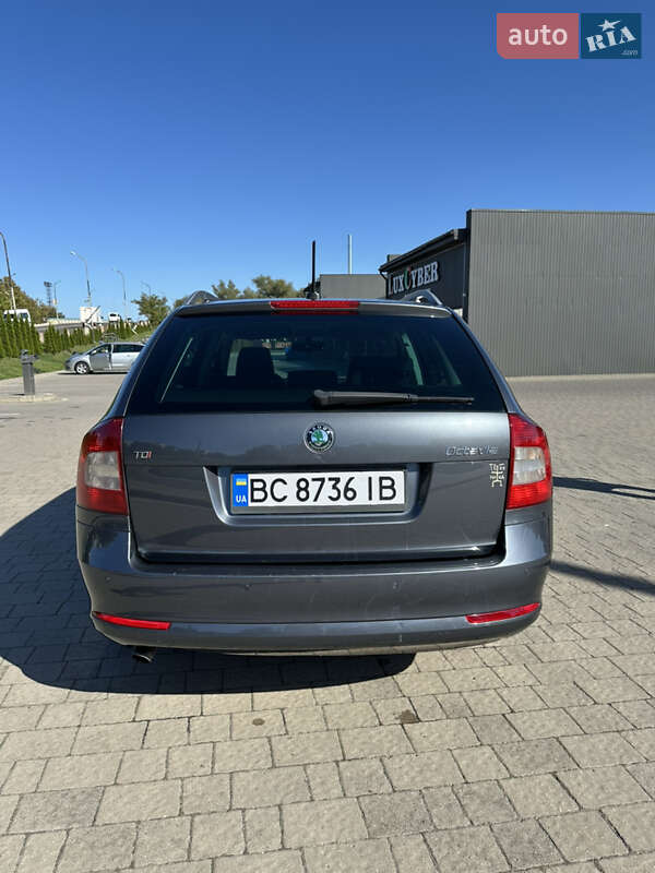 Універсал Skoda Octavia 2012 в Дрогобичі