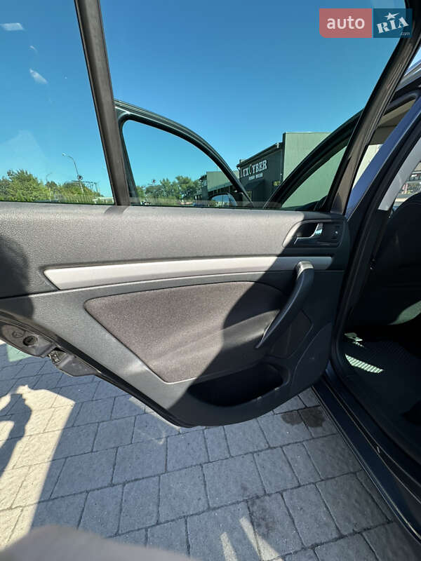 Універсал Skoda Octavia 2012 в Дрогобичі