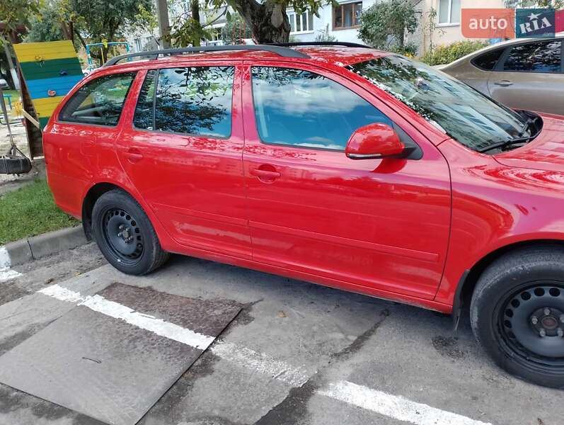 Универсал Skoda Octavia 2010 в Бродах