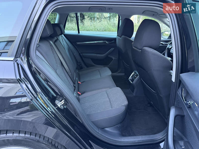 Универсал Skoda Octavia 2020 в Ужгороде