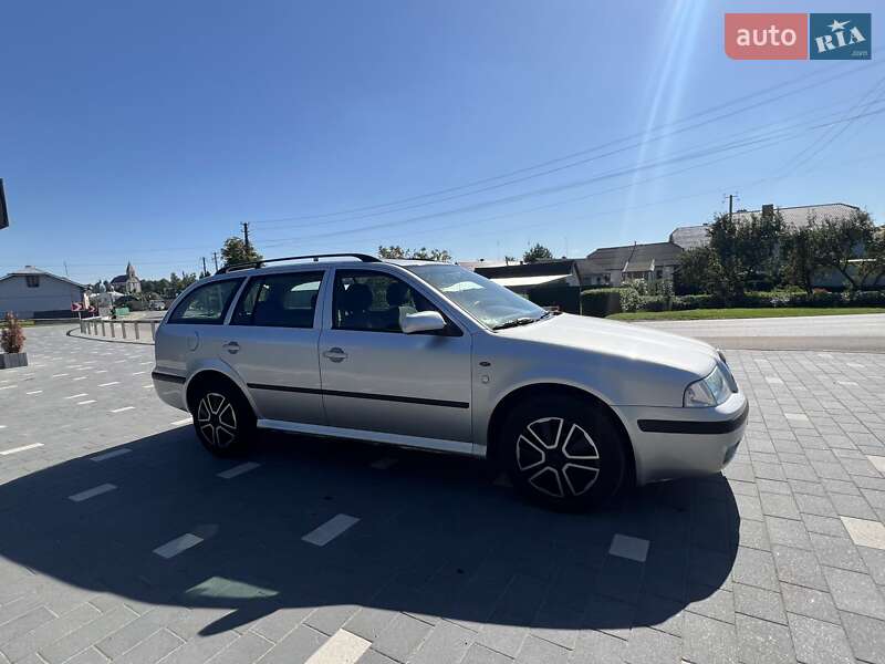 Універсал Skoda Octavia 2003 в Меденичах