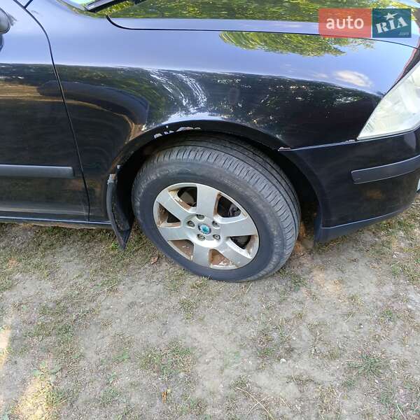 Лифтбек Skoda Octavia 2008 в Хороле