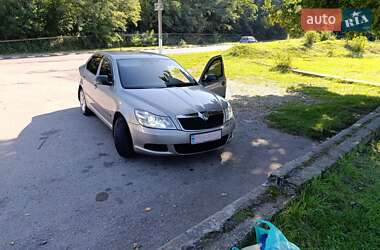 Ліфтбек Skoda Octavia 2010 в  фото 18 Ліфтбек Skoda Octavia 2010 в