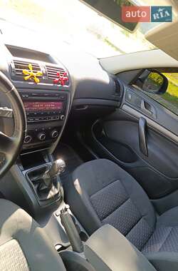 Ліфтбек Skoda Octavia 2010 в  фото 21 Ліфтбек Skoda Octavia 2010 в
