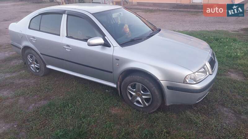 Лифтбек Skoda Octavia 2003 в Конотопе