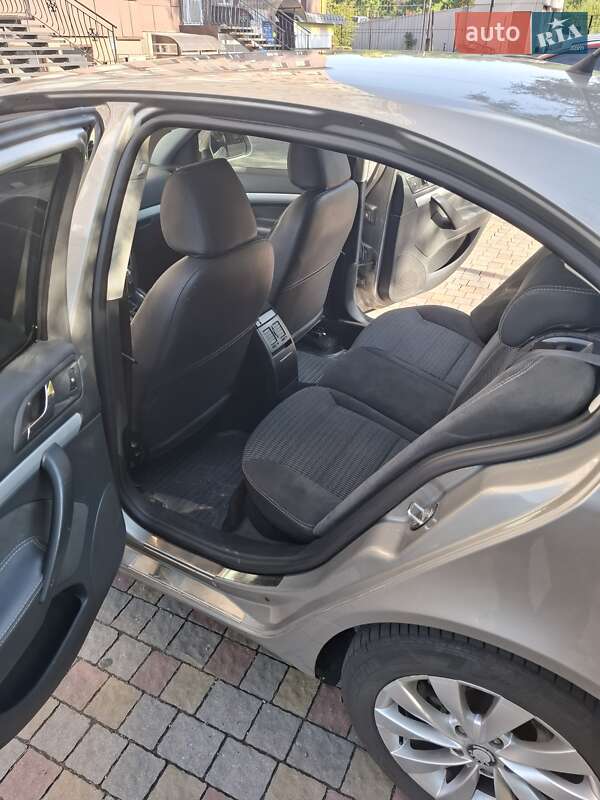 Ліфтбек Skoda Octavia 2010 в Запоріжжі