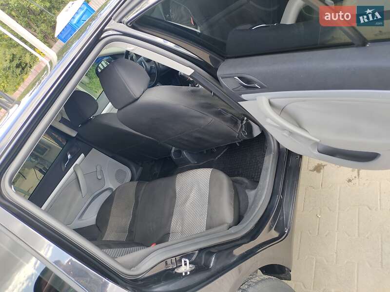 Універсал Skoda Octavia 2009 в Сумах