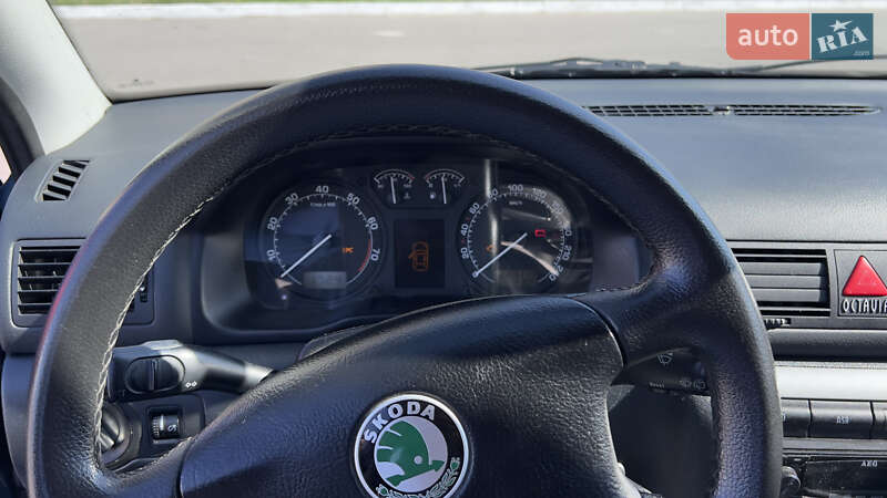 Универсал Skoda Octavia 2003 в Виннице