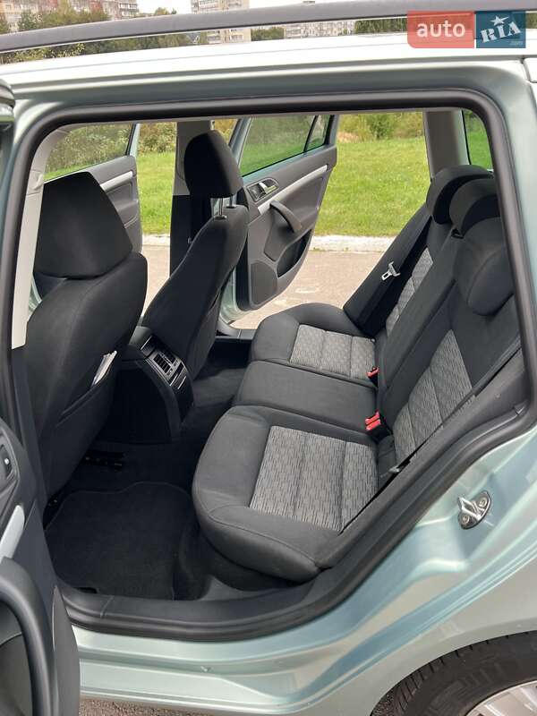 Универсал Skoda Octavia 2010 в Ровно