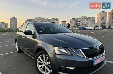 Универсал Skoda Octavia 2019 в Киеве