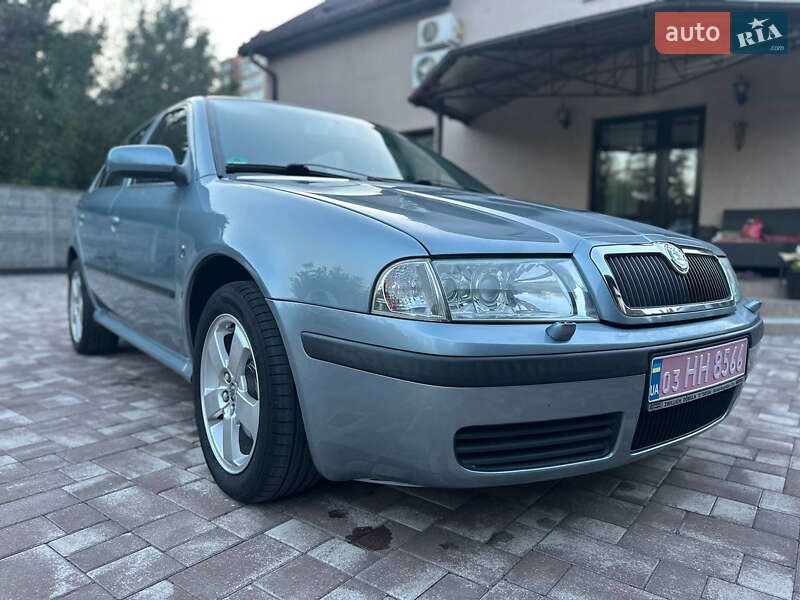 Лифтбек Skoda Octavia 2003 в 