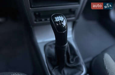 Лифтбек Skoda Octavia 2003 в 