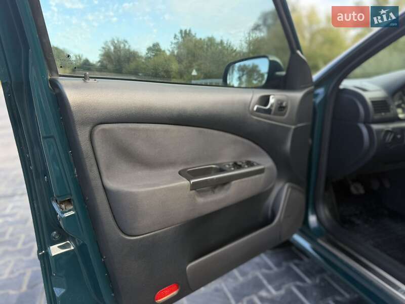 Універсал Skoda Octavia 2001 в Чернівцях
