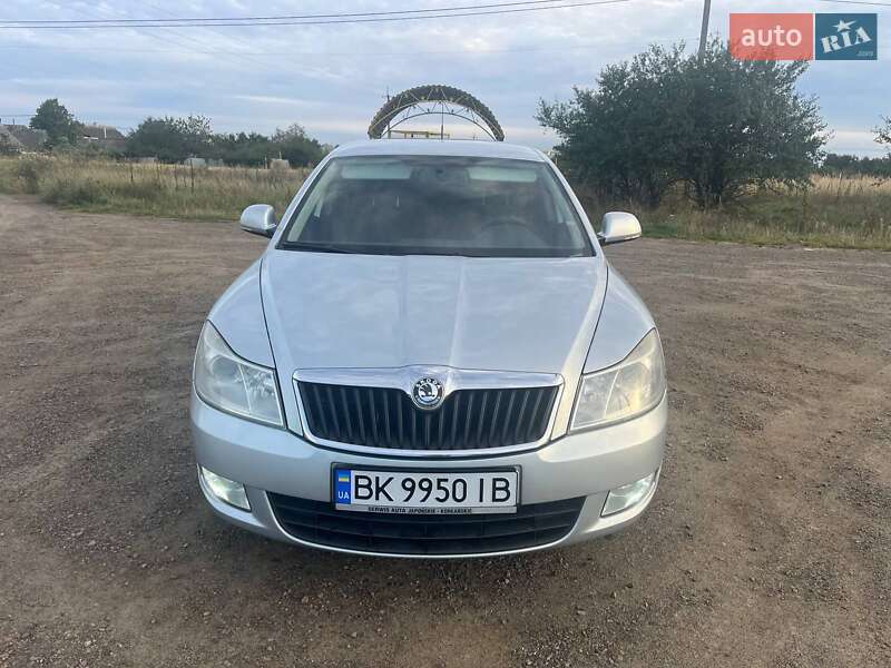 Лифтбек Skoda Octavia 2008 в Сарнах