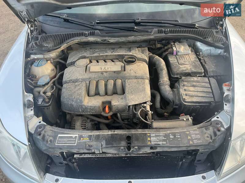 Лифтбек Skoda Octavia 2008 в Сарнах