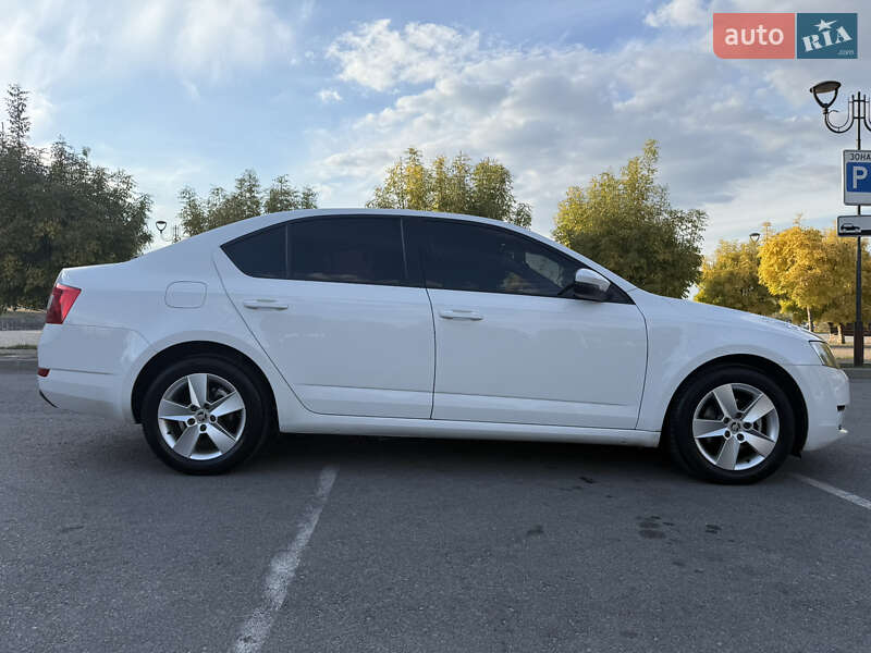 Лифтбек Skoda Octavia 2016 в Запорожье
