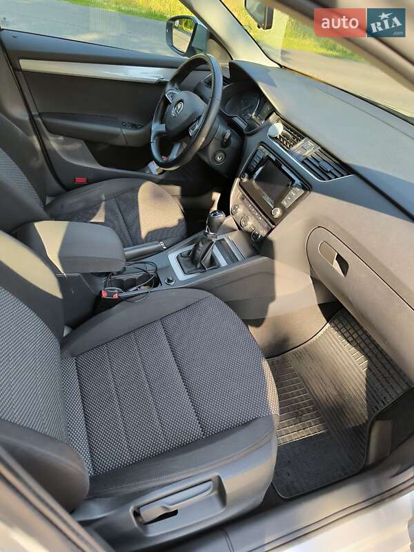 Лифтбек Skoda Octavia 2013 в Черкассах