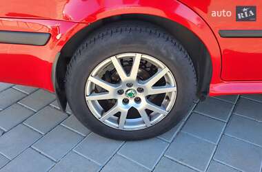 Лифтбек Skoda Octavia 2008 в 