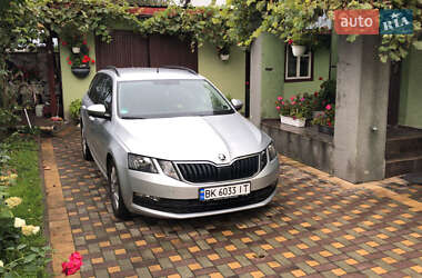 Универсал Skoda Octavia 2018 в Сарнах