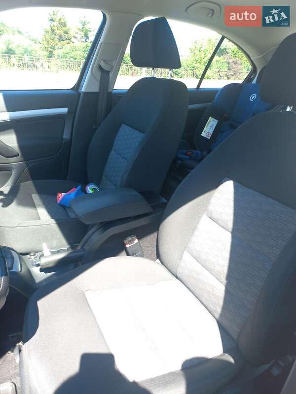 Лифтбек Skoda Octavia 2009 в Сумах
