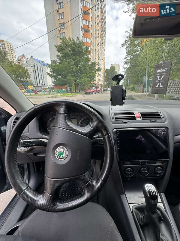 Лифтбек Skoda Octavia 2004 в Киеве