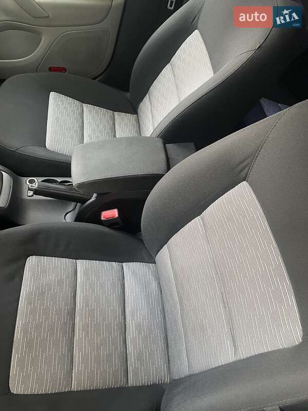 Універсал Skoda Octavia 2012 в Ужгороді