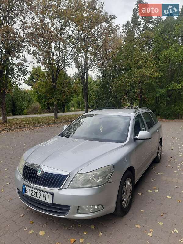 Универсал Skoda Octavia 2009 в Миргороде