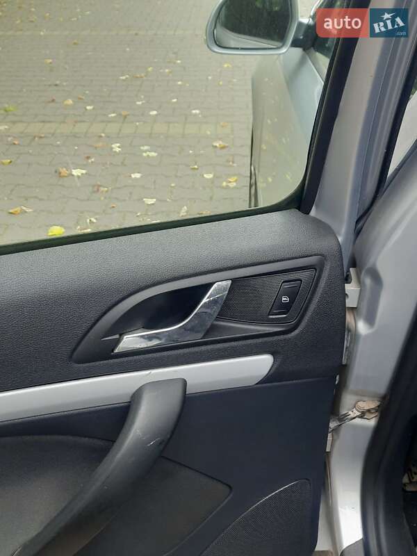 Универсал Skoda Octavia 2009 в Миргороде