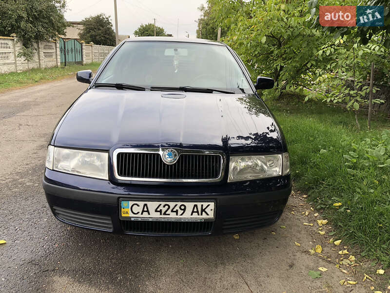 Лифтбек Skoda Octavia 2004 в Песчаном