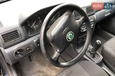 Лифтбек Skoda Octavia 2004 в 