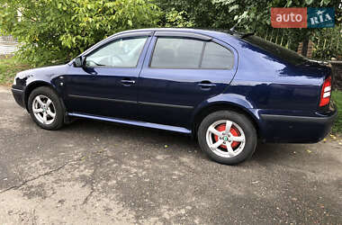 Лифтбек Skoda Octavia 2004 в 
